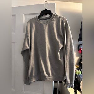 Men’s light grey crew neck sweatshirt